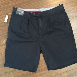 Men’s navy pleated shorts
